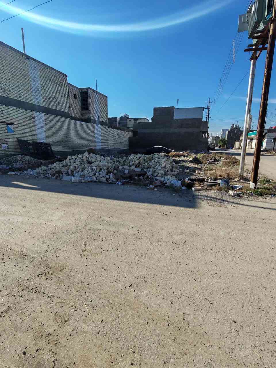 قطعة ارض زراعي سند 25 للبيع 300 متر ركن  على شارع10  منطقة البوعيثة مجمع ابراج الفرح قريبة على شارع الرئيسي
واجه 24 ونزال13 
السعر 170 وبيه مجال بسيط
***********
***********
