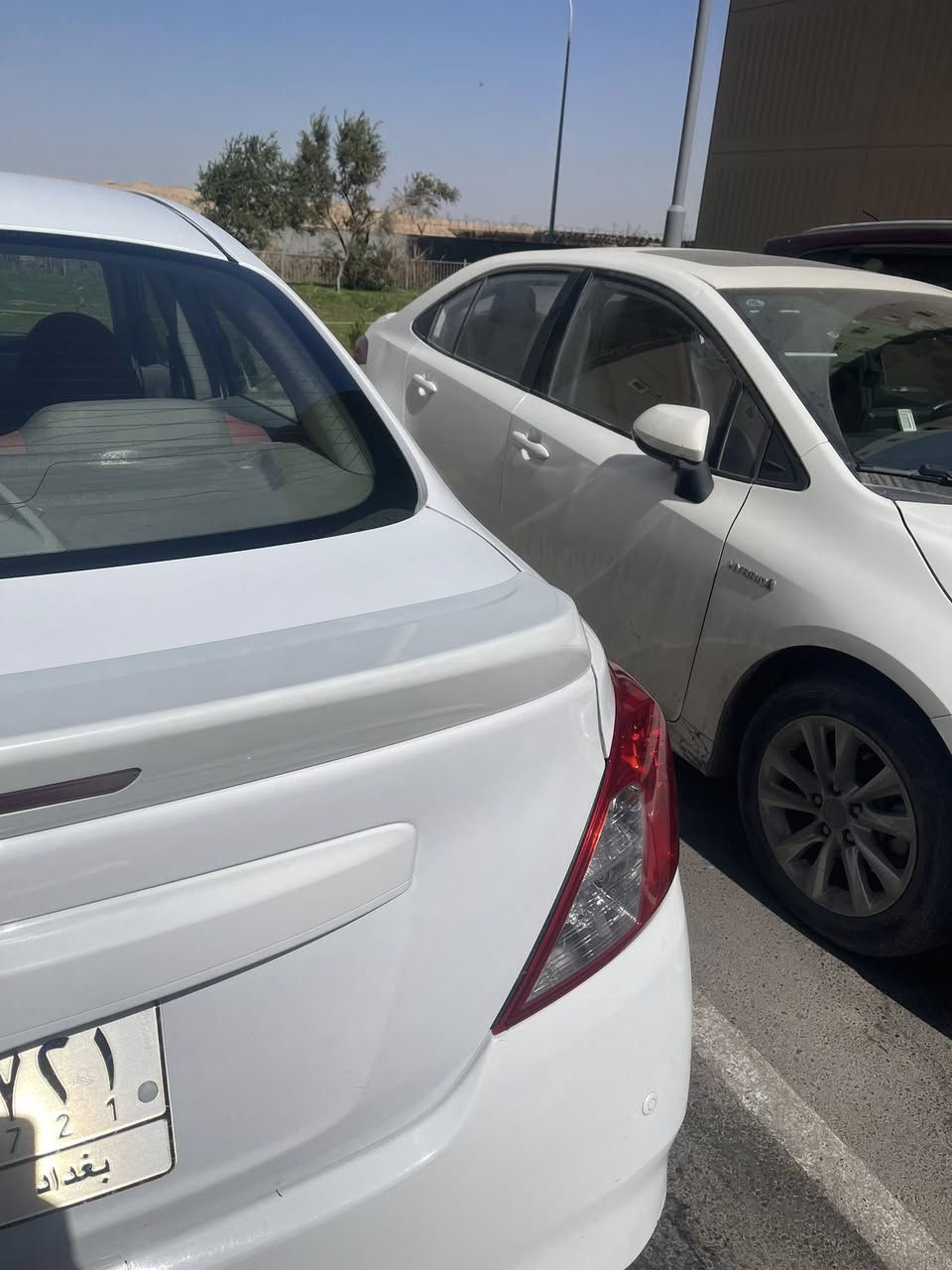 سني هندي موديل ٢٠١٩ ماشية   ٢٧٦ الف  سونار موجود بالصور وبالإضافة بيه بارد بالباب خلف الصدر رقم بغداد سنوية نافذه سعر ١٠٠ 
***********
