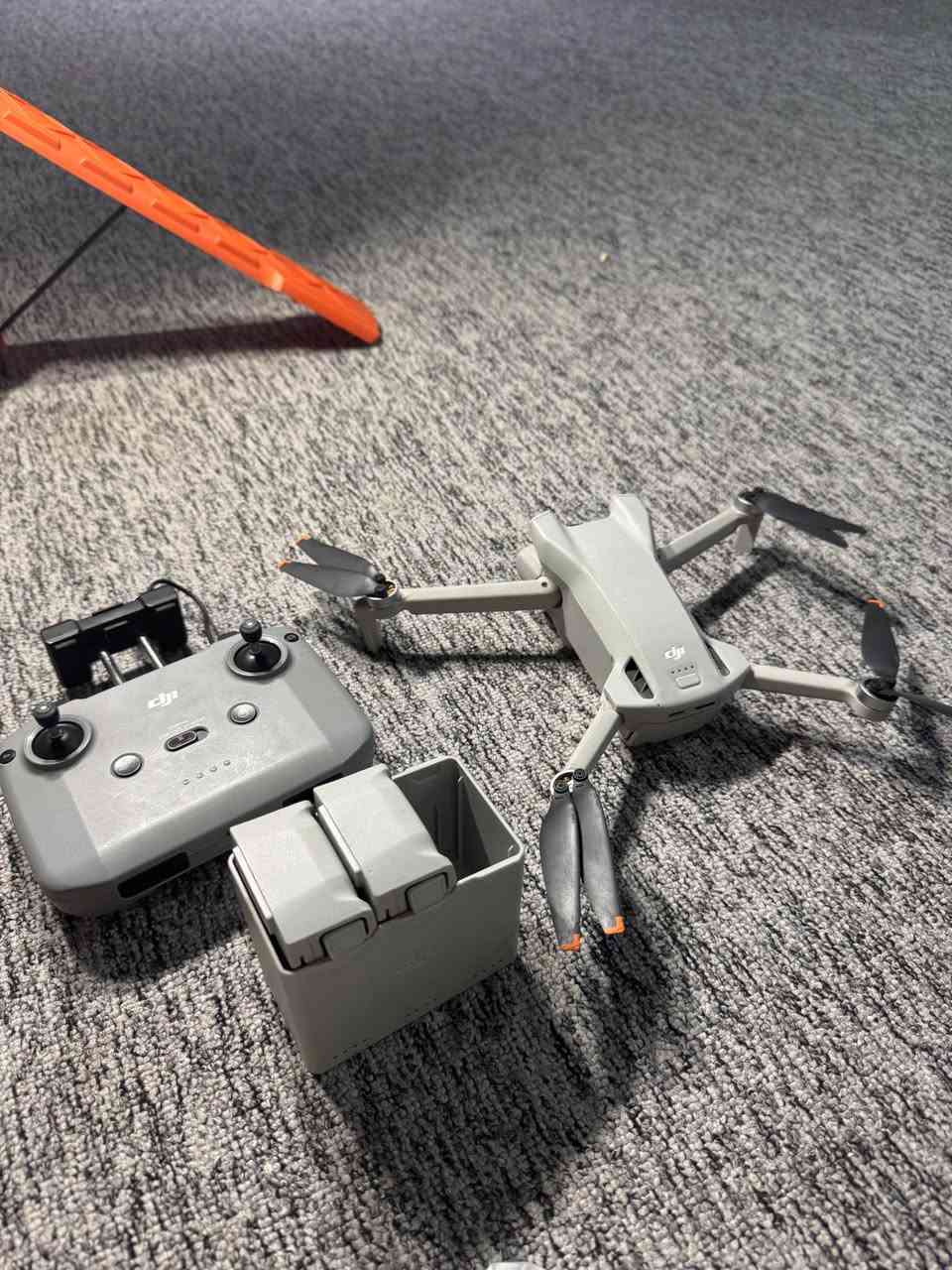 درون مني 3 من شركة dji بطاريات 2 جاهزه تفحص وطيرها قبل لا تستلم وسعر حلو بس الكفر مالت الكمبل فالت واني رجعته طبيعي وما بيها اي مشكله تفحص بيدك وسعرها حلو مكاني نجف معندي توصيل *********** النجف, العراق
