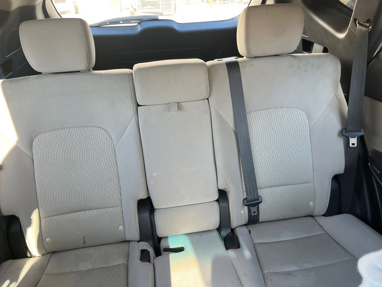 السلام عليكم
للبيع سنتافيا موديل 2017 وارد امريكي 
ماشية 84 الف ميل 
الرقم بغداد - انكليزي 
مواصفات السيارة 
6 سلندر
شاشة 
تحكمات سيترن
كراسي كهرباء 
تعتيم ذاتي بالمرايه الوسطيه
كاميرا خلفية
السيارة حادثها باب السائق والباب خلف السائق ومعدلات على البارد فقط
مكينة السيارة مجفته تجفيت كامل وكل القطع اصلية
صدر السيارة جديد ومابي نقص
تجي تفحص السياره سونار كامل وبيك خير وتدلل
مكان السياره بغداد 
السعر 160$ وبيها مجال 
للتواصل على الرقم ***********
