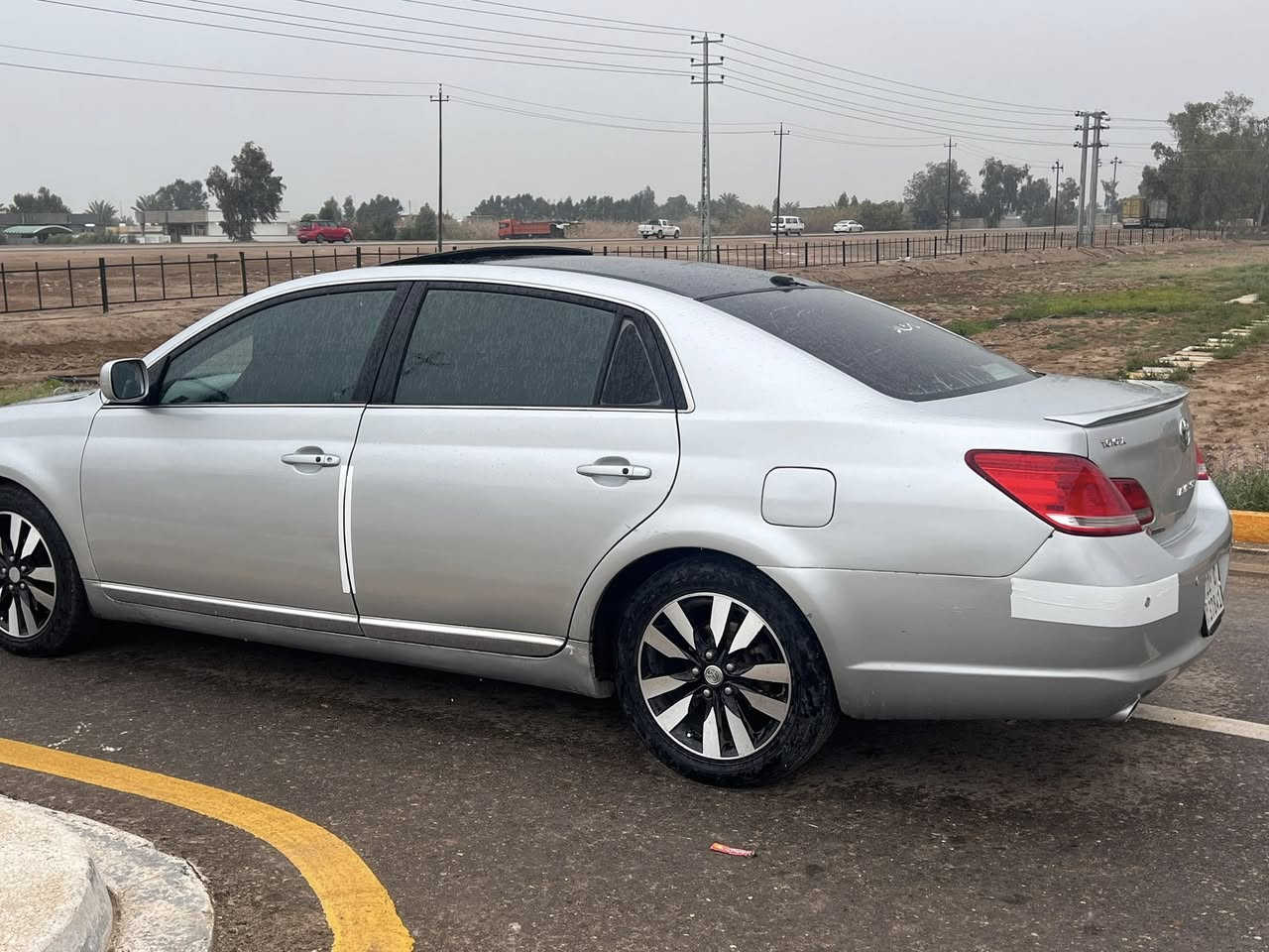السلام عليكم ورحمة الله وبركاته 

‏‎       ——— لـلـبـيع  ———

تويوتا افلون     —   Toyota Avalon  

وارد خليجي      —. بدون ايرباك 

‏‎الموديل           —8
حجم المكينه   — V6/3500
‏‎اللون               سلفر 
حالة السياره.    — جماغ الخلفي فقط ضربه  بخ احزامًً جماليه

‏‎المواصفات 
‏‎- بصمة تشغيل 
- بصمة ابواب 
‏‎- ترحيب عند الاقتراب 
- فتحة سلايد 
- تبريد قطعتين
- تبريد منفصل  
‏‎- تحكم ستيرن جهتين 
- كشنات جلد 
- كرسي السائق والراكب بحركه كهربائيه 
- كرسي السائق خزن ميموري 
- كشنات تدفئه 
- أشاره بالمرايه 
‏‎- تحديد سرعه 
‏‎- مانع انزلاق
- كامره خلفيه 

‏‎السعر            — 106بيها مجال شي بسيط 

‏‎رقم السياره    — السليمانية 

‏‎موقع  السياره بابل
رقمي ***********
