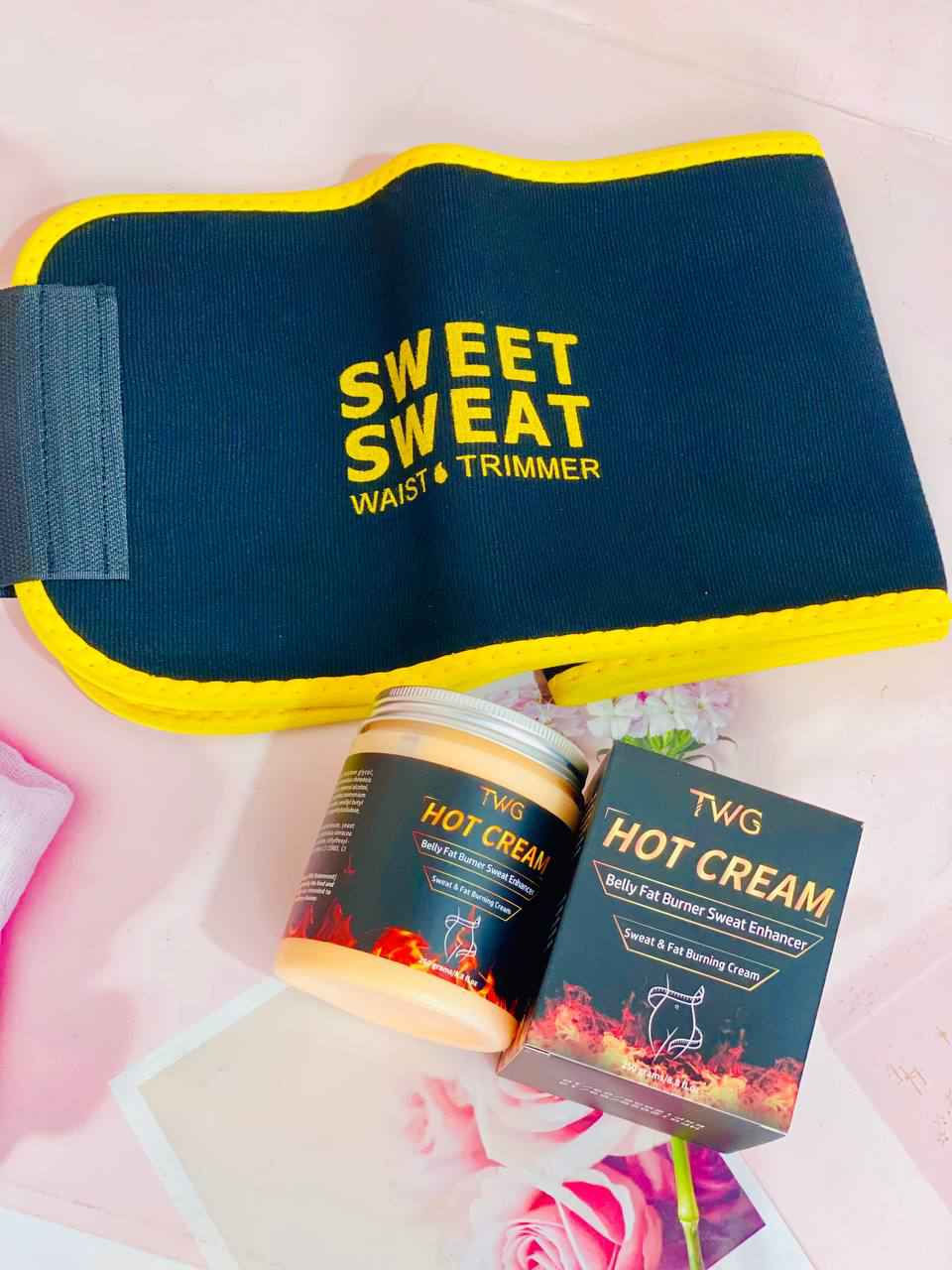 عرض لتنحيف البطن وتحصلين على خصر نحيف ومثالي 
يتكون العرض من قطعتين مشد سوست مع كريم تي دبليو جي ✨👌🏻  

كريم تي دبليو جي
"TWG Hot Cream"،💛
 وهو منتج موضعي يُسوق كعامل مساعد لتعزيز التعرق وحرق الدهون في منطقة البطن. 🙂‍↔️
الوظيفة الأساسية: يعمل كمعزز للتعرق (Sweat Enhancer) ومستهدف للسيلوليت في مناطق مثل البطن، الأرداف، والأذرع.💛
يدعي المنتج أنه يرفع حرارة الجسم الموضعية لزيادة الدورة الدموية والتعرق أثناء التمرين، مما قد يساعد في شد الجلد مؤقتاً. 👏🏻

1---مشد سويت  Sweet Sweat Waist Trimmer هو حزام تنحيف للخصر مصمم لزيادة التعرق أثناء التمارين الرياضية. 👏🏻🙂‍↔️الخصائص والفوائد
زيادة التعرق: مصنوع من النيوبرين السميك والخالي من اللاتكس (neoprene)، والذي يساعد على عزل الحرارة وزيادة درجة🌤 حرارة الجسم الأساسية في منطقة البطن، مما يعزز التعرق وفقدان وزن الماء الزائد.
تصميم مريح: الحزام مرن وقابل للتعديل ليناسب شكل وحجم جسمك بشكل مريح،😪 ويسمح بنطاق واسع من الحركة أثناء النشاط البدني.

سعر العرض 20 الف بغداد, العراق


**إذا كنت صاحب هذا الإعلان وتريد حذفه لأي سبب، رجاءا أرسل رسالة إلى الدعم الفني**