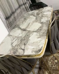 ميز و٦ كراسي • بيع مستعجل • بغداد حي الجهاد