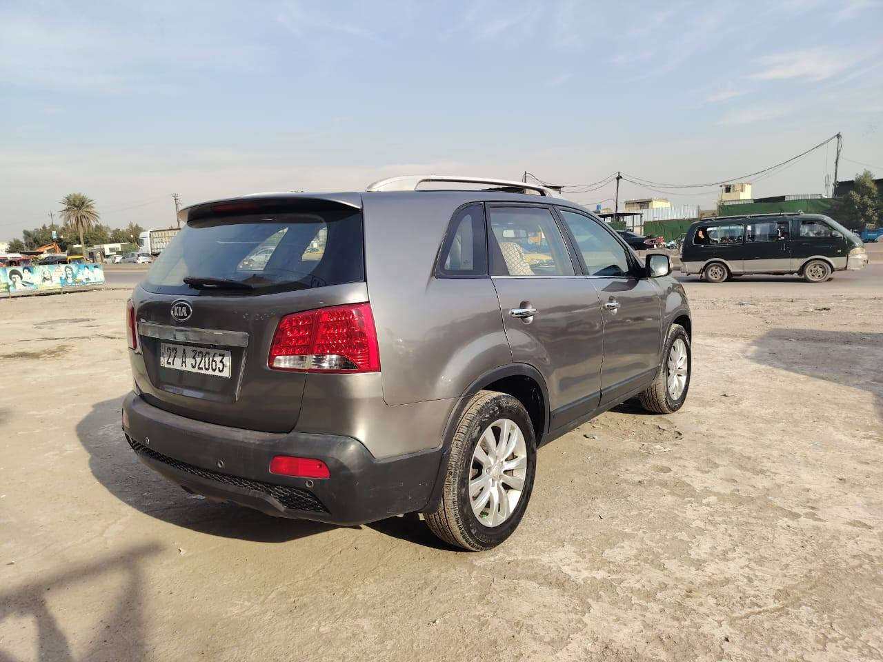 السلام عليكم للبيع كيا سورنتو خليجي كويتي موديل 2013 رقم دولي باسمي فول مواصفات محرك 6 سلندر سبعه راكب بانروما بصمه فور ويل كشنات جلد كهرباء السياره فول مواصفات اعلئ فئه حادثها باب السايق وجاملغ وصبغ حزام أثر جراد السياره كير محرك تخم تاير حداده كلش جديده السعر 140 ورقه للاتصال *********** مكانها بغداد بغداد, العراق
