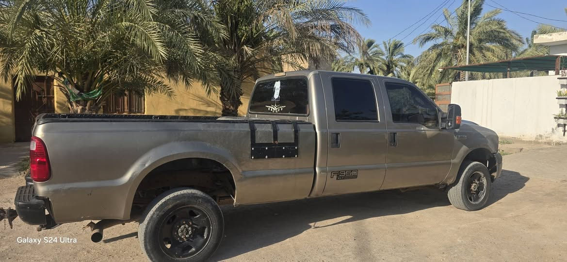 للبيع سيارة حمل نوع فورد F350 بيك أب دبل قمارة (1 طن)، موديل 2007، لون جوزي. 
 (رقم اربيل )

السنوية نافذة لغاية 25/04/2028، والسنوية باسمي.

السيارة مكفولة من الضربة، ما عدا الجاملغ الخلفي المشار إليه بالأحمر. بيها بارد، التبريد نقص غاز

الحدادية جديدة، والكير والمحرك كفالة.

السعر 65 ورقة، وبيها مجال حق الجيه.

العنوان ذي قار قضاء الرفاعي 

***********
