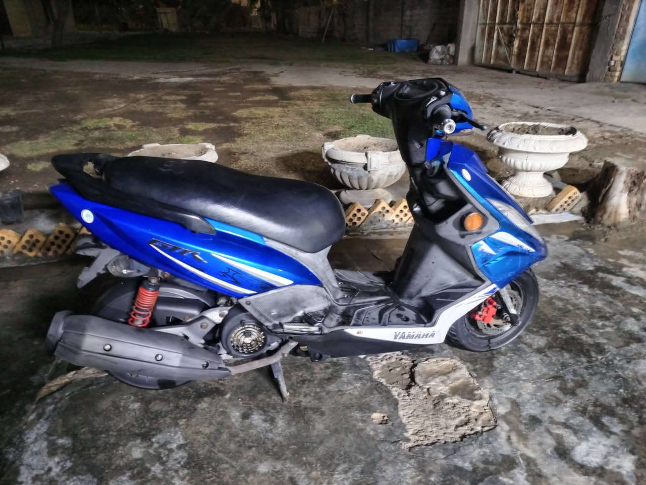 سلام عليكم
للبيع جيتي ار حديث موديل 2012  مكينة ابلادية برغي ما مفتوح بيهة ناعمة كلش شلعة و معدل فول كفرات بلاد الدراجة كاملة من كلشي السعر مليون مكاني بغداد الشعلة الرقم *********** الشراي واساب ايراسني
