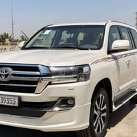 للبيع السلام عليكم  لاندكروز 2019 بريم اصلي مكفوله من حادث وصبغ وضربه ...