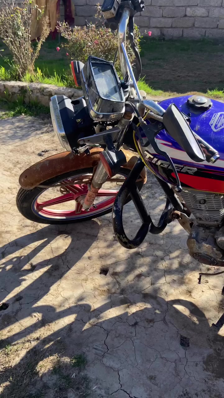 ماطور تايكر كلشي شغال  وشرط هندر واحد
***********
