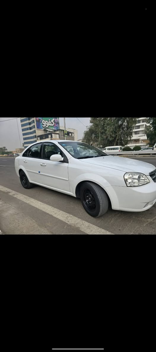 اوبتره موديل  (2012 ) رقم بغداد شرط التحويل  السعر 88  $ بيه مجال بسيط صبغ تلاث قطع فقط صفحت السكن 
سياره عليه ادامه كاملة ماشيه 143000
***********
