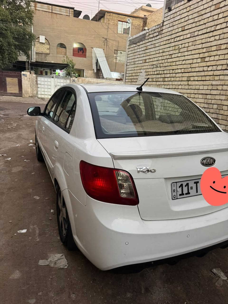 اسلام عليكم
كيه ريو ٢٠٠١٢    -  خليجيه مكفوله كفاله عامه  فقط شبر صبغ -او بارد قليل
تخم تاير جديد 
باتري جديد 
صدر جديد
غرفه جديده 
سياره جديده اب معنه الكلمه
السعر ٩٥ بيه مجال ***********
