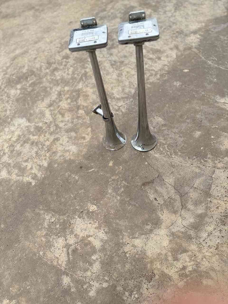 سلام عليكم هذن زوج هورنات بدون تاروسه  
جان مضمومات  قيم بل يرضا بي الله


**إذا كنت صاحب هذا الإعلان وتريد حذفه لأي سبب، رجاءا أرسل رسالة إلى الدعم الفني**