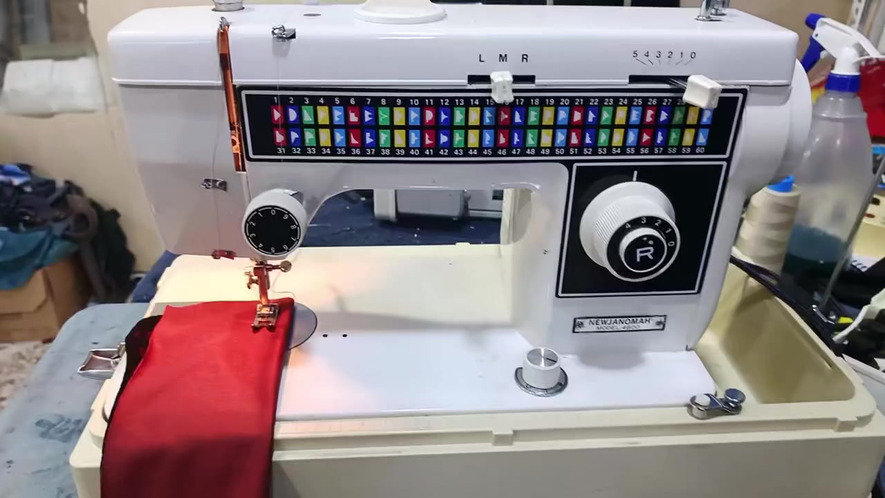 پێشانگای ئیلهام بۆ مەکینەی درومان 
مەکینەی جانۆمی ڕاستە درومان ونەخش و زیگزاگ تەنها 90هەزار دینار 
گەیاندن بەردەستە
ژ.م***********
