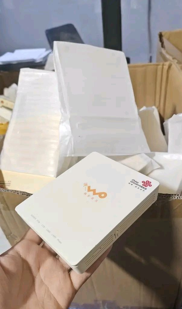 أنظف قطع بالسوق حصرياً بمكتبنا!
🚀 وصلنا لكم 
 🚀 2 port-1GكيكاHuawei HG8321R –
 GPON بنظافة 95‎%‎ وفحص كامل لضمان أعلى جودة 💯
✅ شرط ضمان على كل قطعة – ضمانك على أعلى مستوى

🖥 المواصفات القوية للجهاز:
• منفذ بسرعة 1000 Mbps (گيگا)
• منفذ بسرعة 100 Mbps
• مستخدم نظيف – فحص كامل وضمان جودة

💪 شوف بعينك كمية النظافة والأداء قبل ما تستلم… هالجهاز يعطيك استقرار وسرعة ما تتفوت!

:
🚨 ONU China Unicom – مستخدم نظيف جداً 🚨
📡 تحويلة فايبر 4 بورت – أداء مستقر وسعر مناسب
📌 المواصفات:
✅ منفذ فايبر PON (SC/APC)
✅ 4 منافذ LAN بسرعة 10/100 Mbps
❗ يدعم لحد 100 ميگابت لكل منفذ
✅ مؤشرات: POWER / PON / LOS / LAN
✅ تشغيل مباشر Plug & Play
✅ تصميم عملي وخفيف
💡 المميزات:
✔ جهاز مستخدم بحالة نظيفة جداً
✔ مناسب للبيت والاستخدام اليومي
✔ يشغل عدة أجهزة بنفس الوقت
✔ ثبات جيد بدون تقطيع
⚡ حل اقتصادي – أداء ثابت – استخدام سهل
📩 للاستفسار مراسلة الصفحة
🚚 يتوفر توصيل لكل المحافظات


**إذا كنت صاحب هذا الإعلان وتريد حذفه لأي سبب، رجاءا أرسل رسالة إلى الدعم الفني**