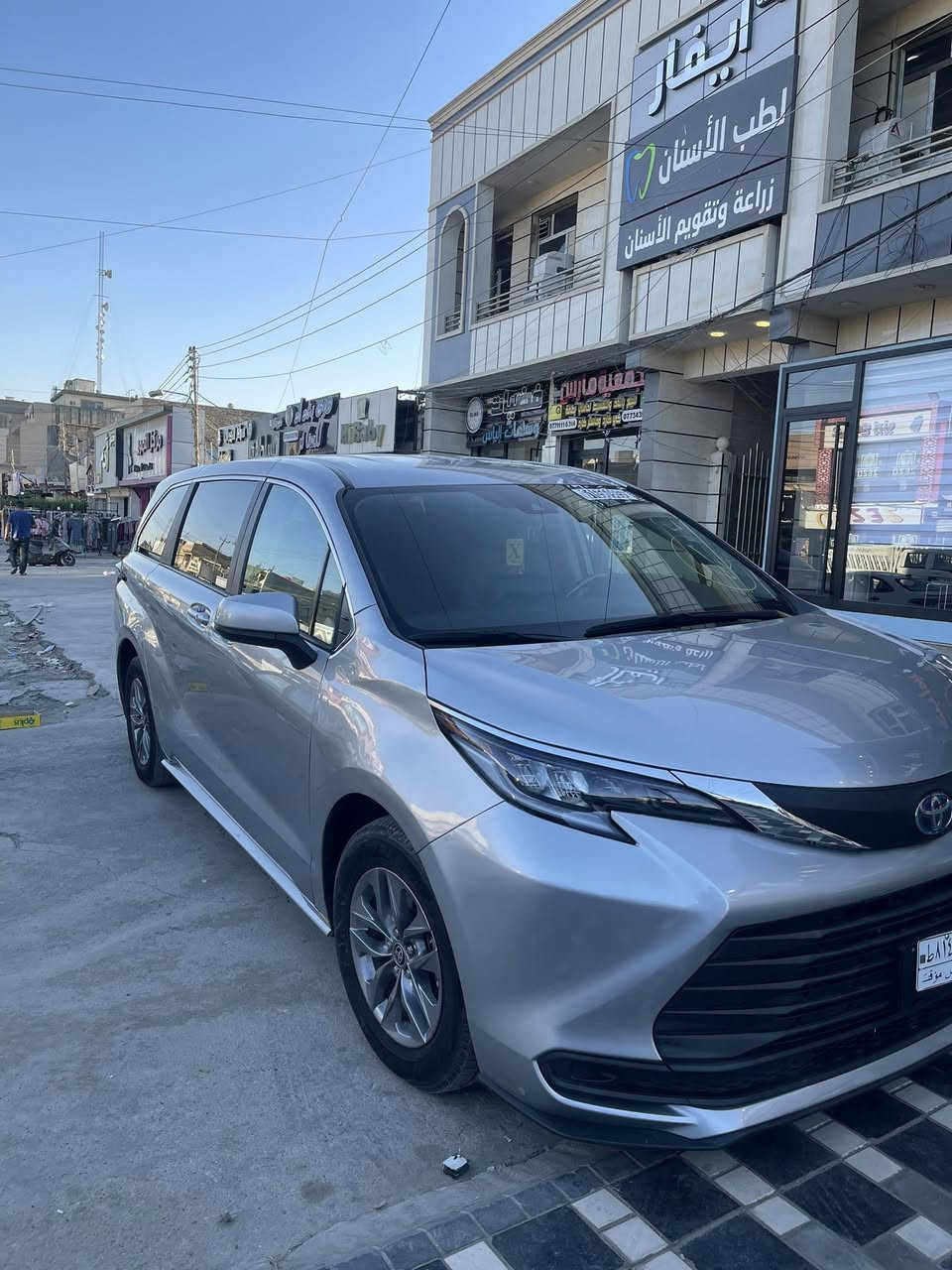 السلام عليكم تيوتيا سينا موديل 2024 
بدون ايرباك مرقم بغداد ب اسمي 
حادثها كلش بصيط خشم البنيد 
شواصي لغود مكفوله
***********
