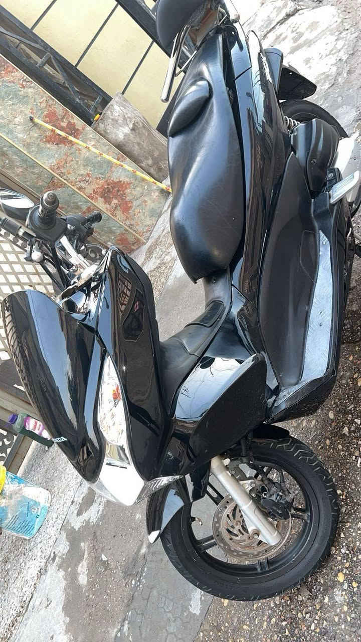 السلام عليكم للبيع دراجه pcxجيل الاول  الدراجه على  ايدي جديده لوك مال جناي دراجه جديده  مكينه لوك شلعه معدل خير من اللّٰه دراجه تكول جديده بمعنئ الكلمه واحلا من الصور  دراجة مكفوله ..اي نقص مابيه
السعرمليون...(200)وبيهة.مجال.قليل...المكان بغداد..المدينة ***********
