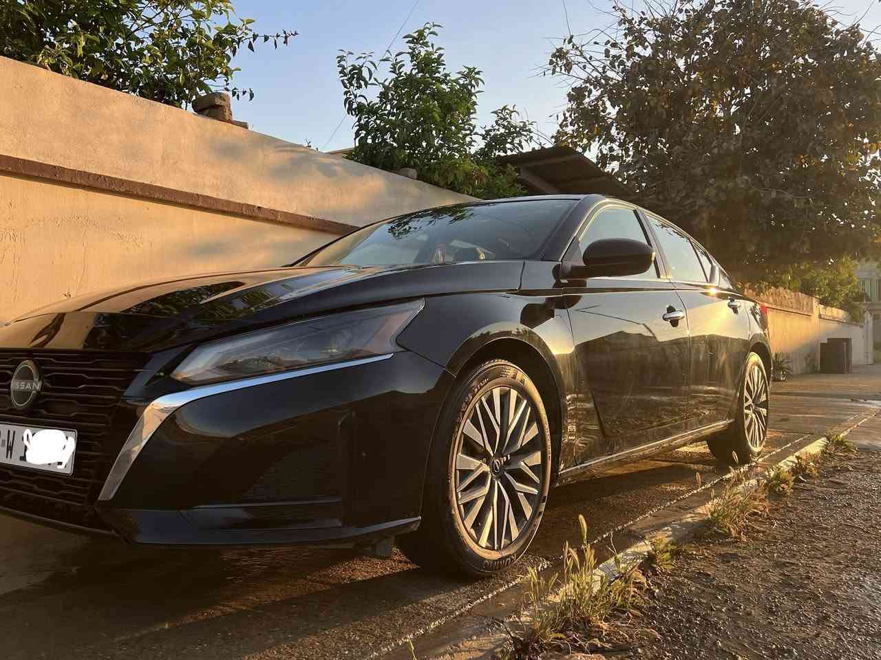 نيسان التيما موديل 2024 Sv
مواصفات SV
المحرك: 4 أسطوانات، سعة 2.5 لتر (تنفس طبيعي).

 التشغيل: بصمة (زر تشغيل) + خاصية التشغيل عن بُعد.+بصمة ابواب
 الشاشة: شاشة تعمل باللمس تدعم Apple CarPlay و Android Auto.
 المقاعد: مقعد السائق يتحرك كهربائياً.🛡️
 نظام رادار كشف النقاط العمياء (Blind Spot Warning).
 نظام الكبح التلقائي في حالات الطوارئ مع كشف المشاة.
 التنبيه عند الخروج من المسار.
 حساسات خلفية مع كبح تلقائي عند الرجوع للخلف.
 كاميرا خلفية 

ضرر سياره فقط جاملغ عكس السايق 
باقي كفالة
ايرباك ستيرن راجع سستتم
رقم اربيل 22

سعر سياره كلش مناسب 
163$ وبي مجال

مكاني صلاح الدين بيجي
للتواصل ***********
