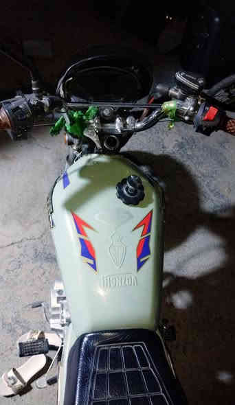 السلام عليكم
دراجه ايراني
الموديل 2025
ماشيه 9000 تسعه الاف زيرو
تايرات جديده
دبلات جديده
محرك جديد الدراجه كله جديده بعده مال شركه زيرو
ما ماشيه
كلشي شغال بيه بعده علا هيئه الشركه مابيه اي نقص
السعر 840 الف

رقم تلفوني *********** شغال عل سيمكرت

رقم تلفوني الثاني واتساب فقط ***********
