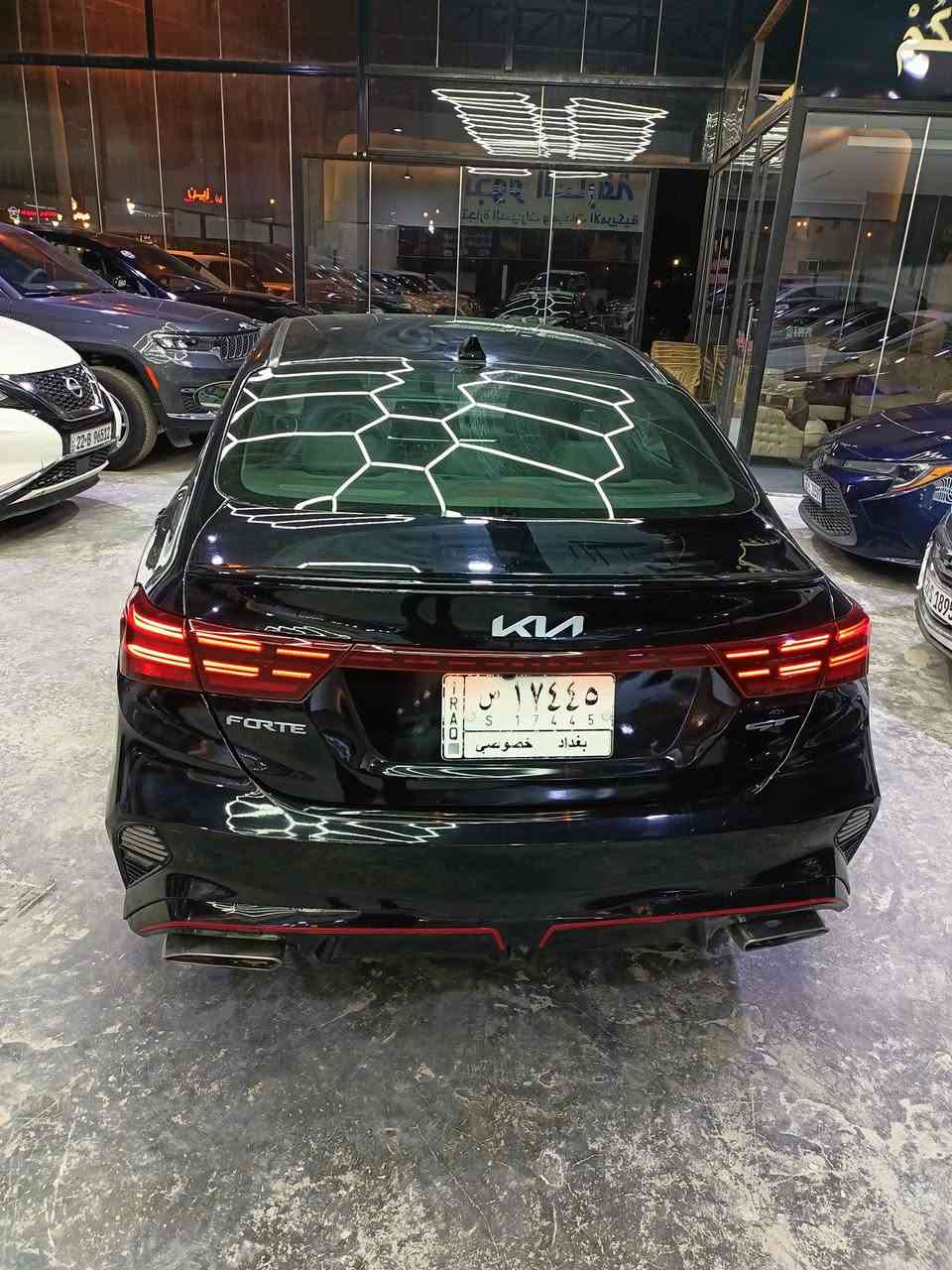 السلام عليكم اول شي نذكر رسول الله وأل بيته.
السياره كياء فورتي وارد امريكي .
الوان: اسود 
محرك السياره : 1600تيربوGt 
السياره رقمه بغداد 
عداد المسافه 39000ميل
موديل السياره 2023.
حادثه : اربع قطع صبغ فقط.
مواصفاتها تحكمت استيرن قياده ذاتيه عداد تحديد السرعه  كامره ليليه شاشه كبيره كير cvt.
 صاحب المعرض1 علي الكرعاوي.                                         صاحب المعرض2 مصطفى شعبان.                                      رقم المعرض:***********. سعر السياره 140مع المجال
