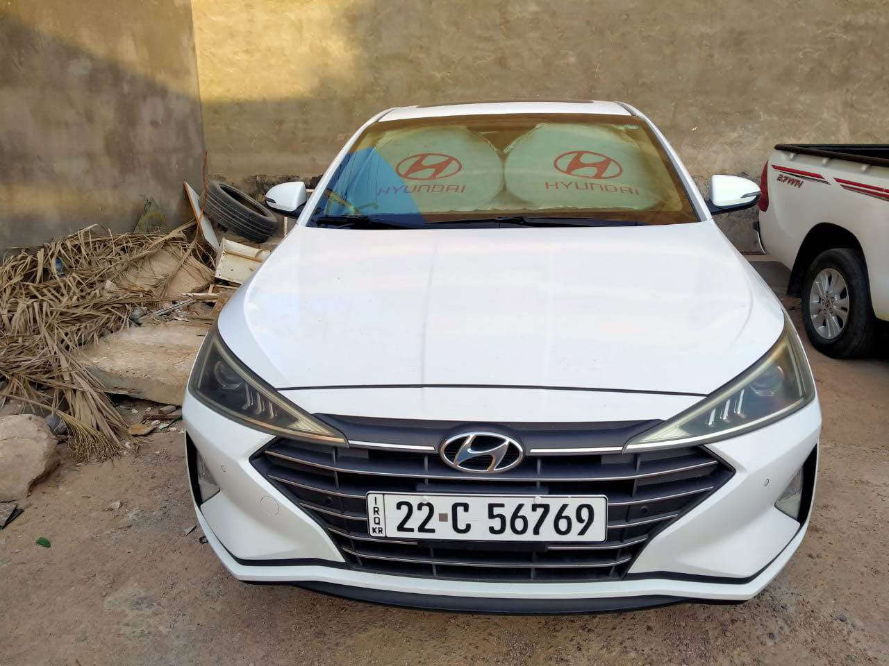 السلام عليكم هونداي النترا للبيع موديل 19شكل20 المواصفات فول 1/1 السياره مكفوله ماعدى شخط بالجاملغ والباب ومسحوب كرت وبيها حالوب خفيف والباقي كفاله السياره حلوه أحله من الصور رقم شمالي الجديد انكليزي وسنويه جديده هزه جديده لغاية 2030 بسمي حصرآ السياره جاهزه من كل النواحي 
السعر 155وبيه مجال
للاستفسار *********** Singapore
