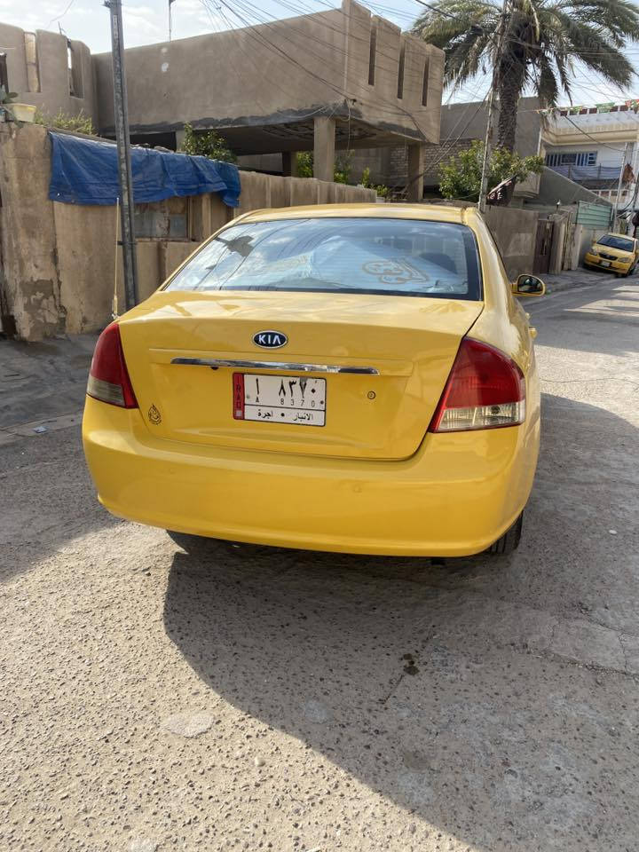 كيا سبكترا 2009 رقم انبار الماني بأسمي شخصياً
وارد امريكي ضربتها قبق جنطه وشويه من الحوض وبالعراق جاملغ وباب اثر طخه بيدي بدلته وعندي الصور القديمه بدون دواخل كير مكفول مكينه اقل الخيط تبخير بيها تبريد العام بدلت منظومه كامله والسنه وكف الفريز يعني بس فريز نقص اذا تشحنه 10 ايام ويطير  مسوي ادامه كامله على الجبن وقوايش ورولان وجوينات كله جديد ومبدل قاعده فيوزات سياره تخبل على ايدي صار سنتين 
دوشمه نحله كشنات وسقف وارضيات 
شاشه اندرويد اصلي وكامره دواره

بيها نقوصات بسيطه مثل يده باب وواشر قبق ولفات بس
مصفره غرامات 
معروضه 73 وبيها مجال حك الجيه 
اعتذر على الاطاله ما اكطع اي سعر بالتلفون تعال كلب اقتنع وبالخدمه
مكاني بغداد الدوره خلف جامعه كلكامش 
***********
