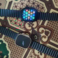 عندي هاي ساعت عداد 2ويه سماع ايربود كلهم 25 رقمي07741393010