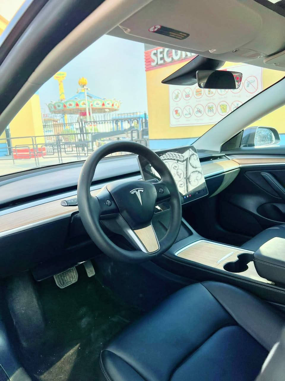 سلام عليكم تيسلا للبيع موديل ٢٣ اوف لاين حادث جاملغ وبنيد مبدل نفس لون السعر ١٤٠ وبيهة وبيهة مجال اتصال ع رقم *********** مكان سياره بغداد البياع
