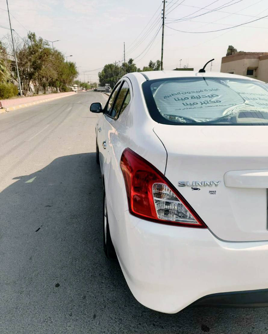 نيسان صني هندي موديل 2015 رقم سليمانية 
بطاقه بنزين موجود 
بيه  بارد بجاملغ خلفي قبغ بنزين شبر طرف السايق
وامامي جامرلغ اقل من شبر بارد فقط  سياره بدون صبغ  وبدون حالوب ورصعاد ماشية 172 الف كيلو  محرك تبريد مكفول كفالة عامه شرط تحويل 
سنويه لحد 2027 
سيارة مال بيت 
مكاني طوز خورماتو 
سعر .97 
رقم موبايل.
***********
