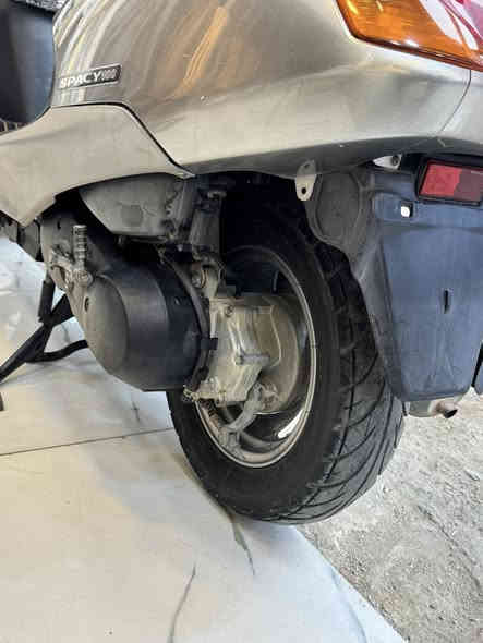 السلام عليكم سبيسي مال رمبه للبيع مكفوله كفاله عامه صالصه شهرين بل شارع لدراجه جديده معنه لكلمه وباقي تفاصيل ع خاص او رقم ***********
