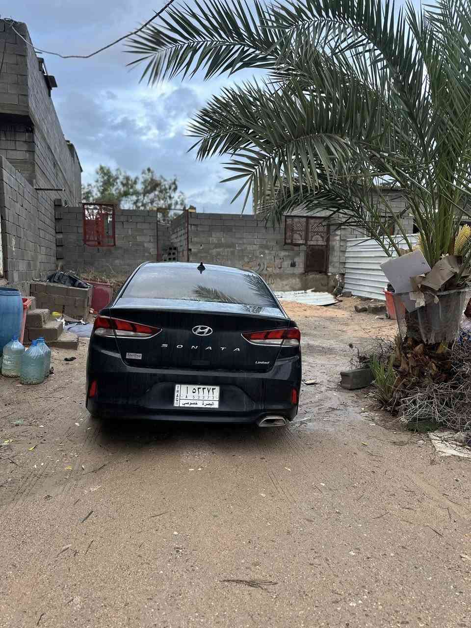 سلام عليكم ورحمة الله وبركاته 
سوناتا 2018
سيارة فول موصفات بيها فتحة سقف 
سيارة وارد كندي بدون حادث آكلين 
رقم بصرة سيارة حره باقي بس على تحويل راعي سيارة 
بصمة + كشن كهربائي 
كروس مثبت سرعة 
3 وضعيات قيادة
تحكم ستيرن
ماشيه 100 الف
بانزين محسن ابد ما حاط عادي 
كاملة سيارة من جميع نواحي  
الرقم ***********
