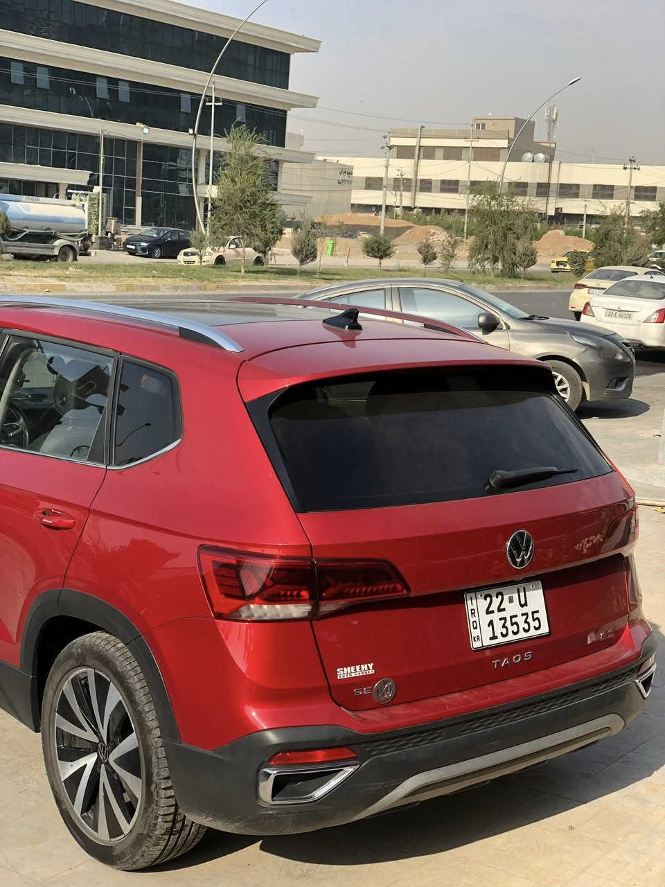 Taos 2023 se

فول مواسەفاتە 
تەنها چاملغ و نیو دەرگای لای سەکن بۆیاغە 
بێ لێدران بێ ژۆرێ
پێشی هیچ لێدرانێکی نیە بە شەرت 
تەنها پارچەکانی لێکراوەتەوە

فول مواسفات
چاملغ نس باب صبغ بدون داخل
بجم بدون ضربة 
***********
١٦٥$
