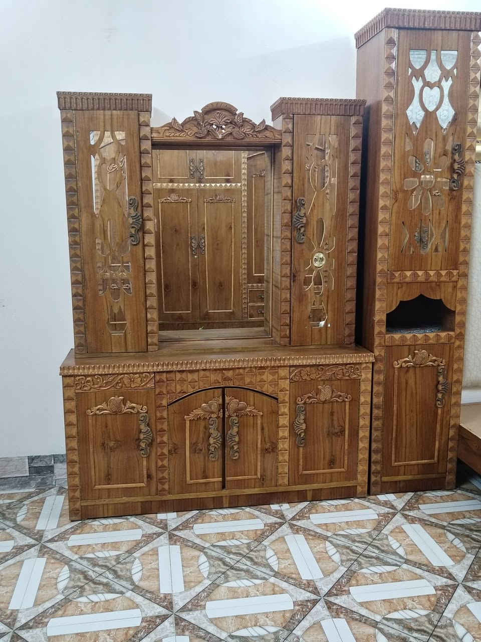 غرفه للبيع ***********
