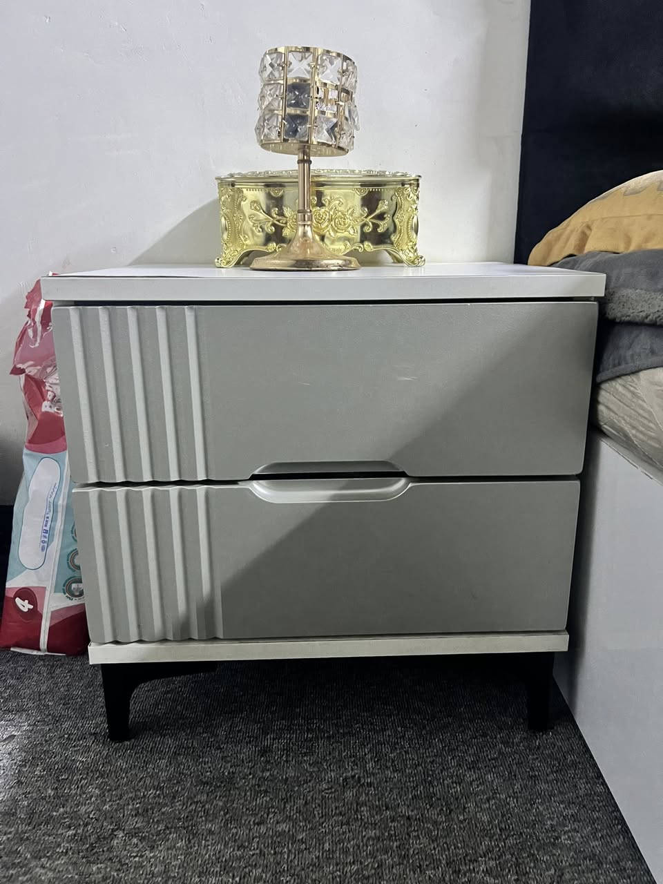 سلام عليكم غرفت نوم للبيع  فصل تركي  ثقيل شرط وضمان وفصلته على ايدي خشب عراقي درجه أولالى 
قنصور 6ابواب   نضام ابواب شفط وميز توليت فصل شرقي  وجكامج نضام شفط  وتخت وجكامج مال تخت  وهاي كله على ايدي فصال كلو درجه اولالى  وشط خشب ثقبل وضد ماي والرطوبه وبي ضمان خمس سنين والوصل موجود الغرغه كلفتني مليون 600 وعارضه اب مليون 300
وبيه مجال 
عنواني موصل يارجمة  الشرقيه الاولى 
***********
بي وتساب 
وشكرآ
