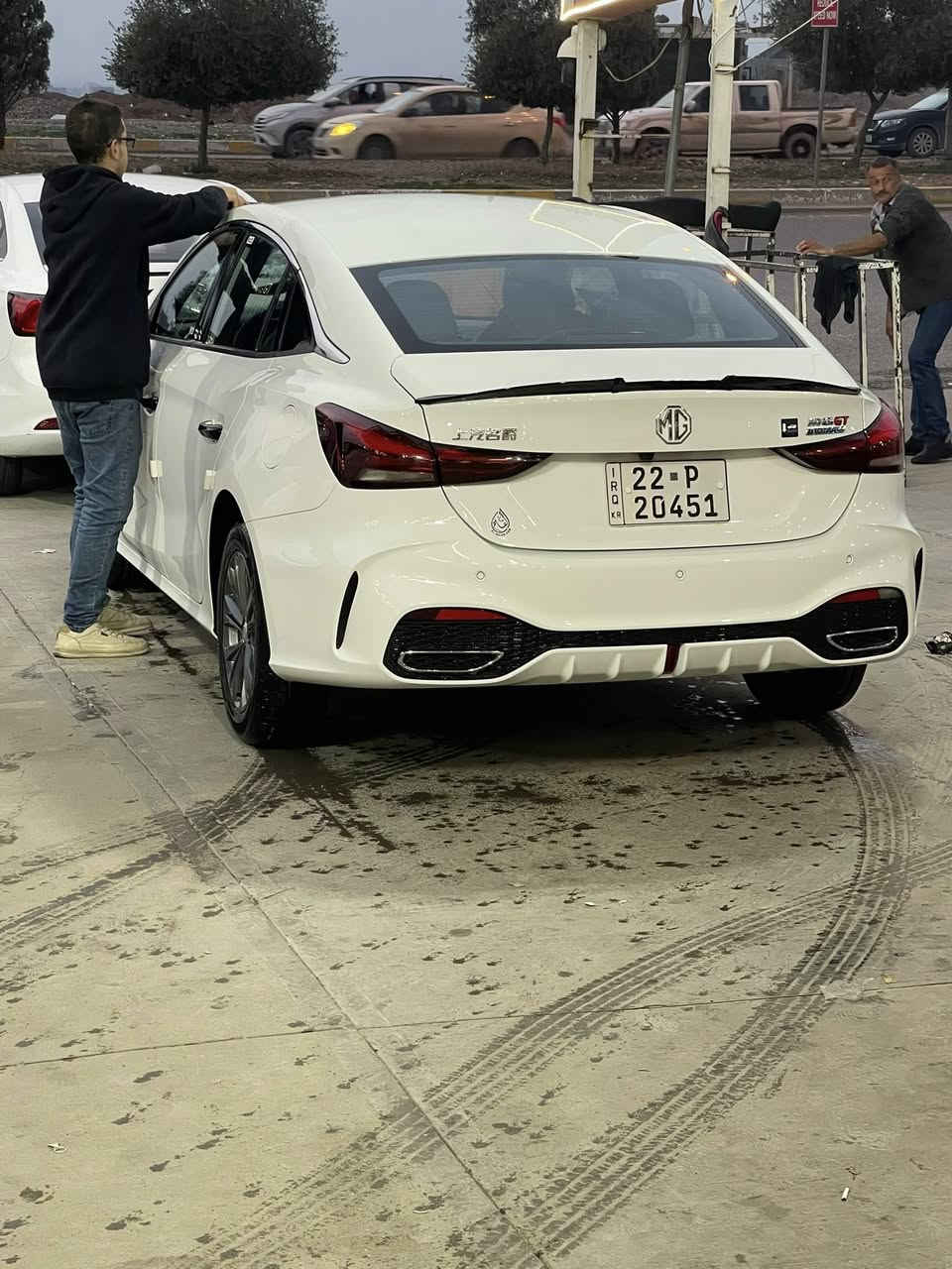 السلام عليكم ام جي جي تي موديل 25 سياره ولاغلطه تحكم ستيرن شاشه ديجتال كشانه جلد فول اوتو  تنفس طبيعي كير 8نمره سياره بوضع الشركه خارجه من الضمان ولا شخط ولا صبغ ولا رصعه ماشيه10الف كلش نظيفه شرط ريحه الشركه بيه السعر(123$)شرط الكشانه الخلفيه محد كاعد عليهن ***********
