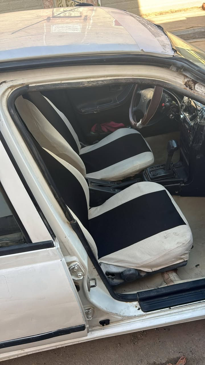 للبيع نيسان مديل ٩٣ سياره جاهزه *********** سعر٣٣ اوبيه مجال
