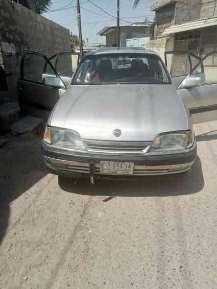 اوميكا للبيع او مراوس حسب القناعه حته لو انطي فرق.... موديل 1993 محرك 2000 كير عادي.. مكان الحبانيه السعر 28 وبيها مجال 
***********

‏‪***********‬‏
