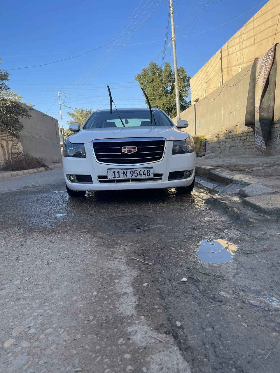 يا الله اخوان جيلي ام كراند موديل 12للبيع EC820كير مكينه مكفولات عام لاتسولف بيهم تبريد قطعتين ثلج 🥶حداديه امامي خلفي جديده وع الفحص والشرط توني ناكتهم نكت ادامه للمكينه كامله نوزلات بلاكات مجاول كلشي جديد  تخم تاير جديد سياره ماناقصها ربع دينار تجي وتشوف بعينك سياره مصروف عليها ومتعوب مال جنايي وشرط مال جني باسمي رقم وهزه جديد رقم بغداد تحويل ثاني يوم كشرتها مكفوله بيها بس هلالات معمره تعمير درجه اولى اثر خياس وطخه بصيطه بالباب سايق مبينه بالصوره مامعمره والباقي كله مكفول عنواني بغداد شراي يتصل سعرها 81 وبيها مجال بصيط اخوان ماتعجبك مايعجبك سعر اعبر منشور لان سياره مكلفتني هواي وتسوه اكثر من هذا السعر سياره مال جناي ومتعوب عليها مواصفاتها معروفه ميحتاج اذكرهم الشراي يتصل 
 بغداد ***********
