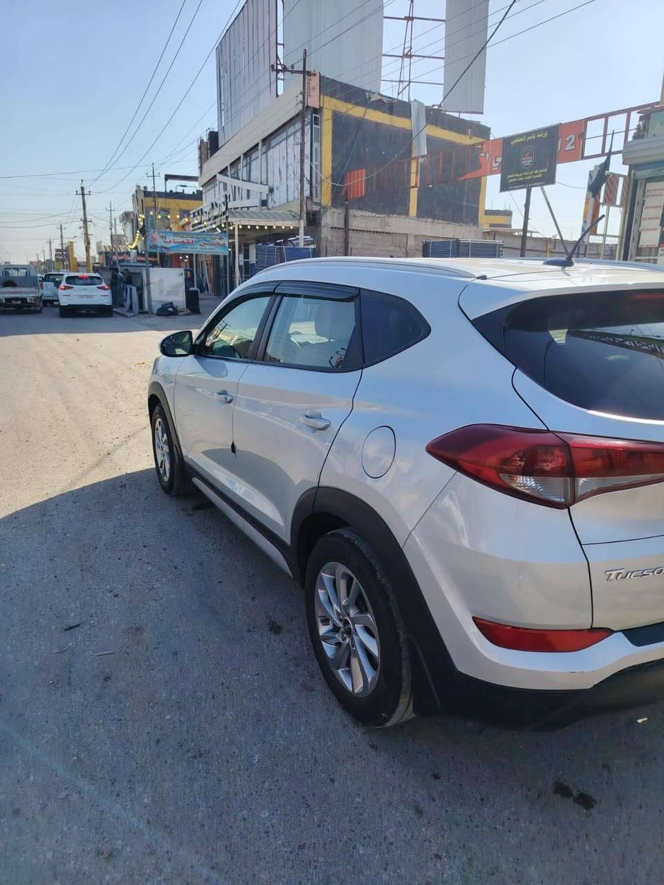 السلام عليكم توسان 2017
وارد امريكا حادث مرفق 
تبديل بنيد
وكلير صفحه السكن فقط رش
كير مكينه حدادية تخم تاير تبريد شرط
مواصفات معروفة 
باسمي تحويل مباشر
مكان بغداد 
***********
السعر 130
