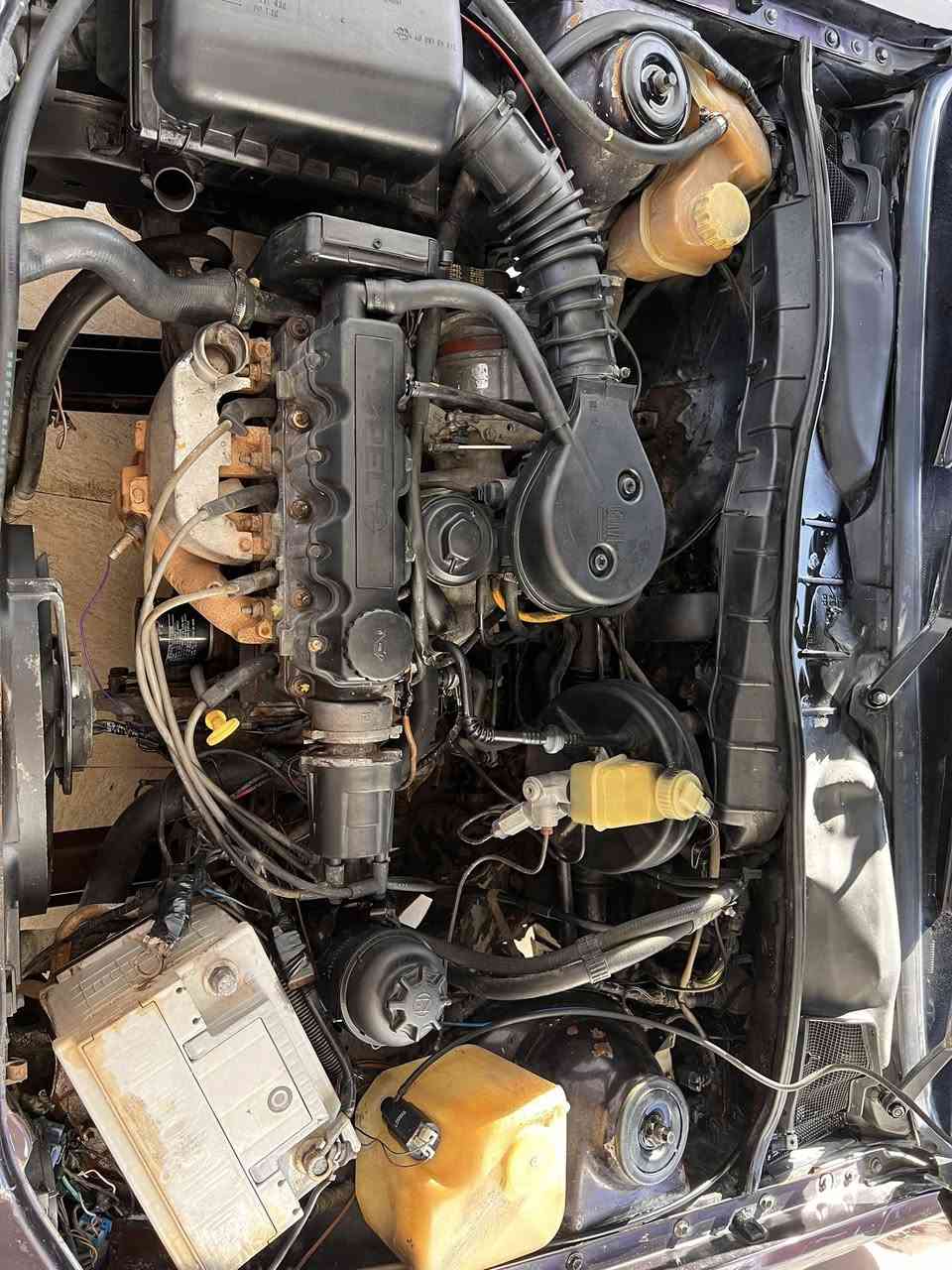 فكترا موديل 1992
حجم 16  
كابون بانزين بيها 
مكينه حاويه 
سلف حاويه 
داينومو حاويه 
باتري جديد 
طخم تايرات جديد 
دوشمه جديده 
بدون صبغ فقط دوائر وقطعه رش 
سيارة كلش حلوة 
السعر 39. وبيها مجال 
***********
***********
