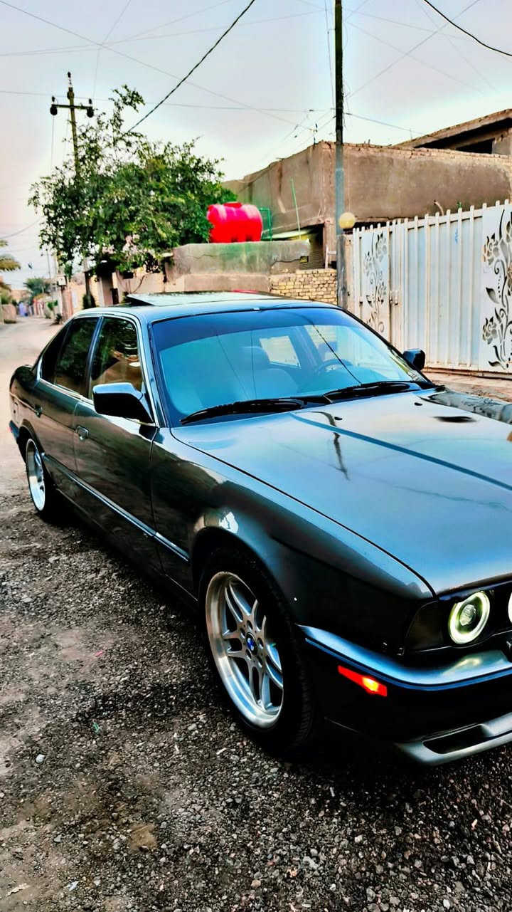 BMW 1992 535i

مكينه وكير جدد كفاله مكفوله من الكصه والحادث
صبغ جماليه فقط 
دعاميات m امامي خلفي ويل m تخم تاير جديد
تحكم مري جانبي 4 جام كهرباء 
منضومه زنون شاشه سستم صوت دمام 
فتحه سلايت شغال طكتين
سنويه جديده لل2030 رقم انكليزي كربلاء
شرط مداور مكان السياره النجف الاشرف السعر 55 وبيها مجال 
للاستفسار ***********
