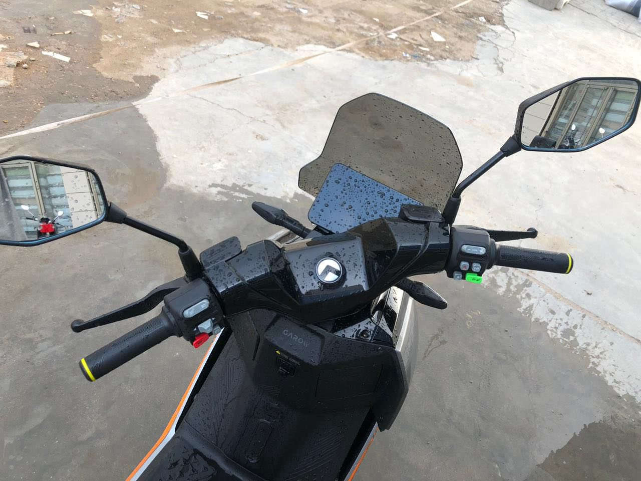 دراجه شحن فول مواصفات 
6 باتري مسطره كبير  35 امبير 72V
سرعه حقيقي 75 
قفل ستيرن كهرباء وقفل سرعه
حساسات كشن 
دبل لايت زنون 
دبلات هيدروليك 
جنطه كهرباء
تشتغيل كارت بدون بصمه ومفتاح 
نظام سكيورتي حمايه عاليه
السعر مليون و100
ماشيه تقريبا 745 كيلو فقط
تواصل تصال عله رقم ‭0770 999 8659‬
