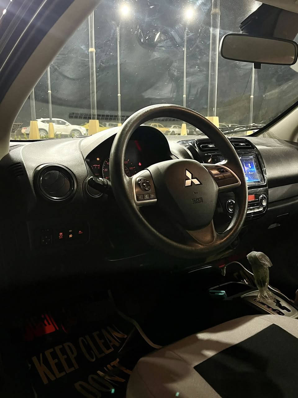 ميراج وارد امريكي 
موديل 2024  رقم بغداد الجديد
حادثه البنيد من فوك وشويه من الجاملغ
ونرش وياهم الجاملغ الامامي الثاني توحيد لون فقط بدون فتح حته
بدون دواخل السياره 
ماشيه 32
تحكم استيرن جهتين 
شاشه كار بلي
حاس خلفي 
رادار امامي 
ويل كب بلادي
السياره جديده وبعدها مماشيه هواي 
كير ومحرك وحداديه وتبريد كله بلادي شركه 
تخم تاير جديد 
السعر 88 وبيه شي بسيط
عنواني بغداد
هاتف ***********
متواجد واتساب
