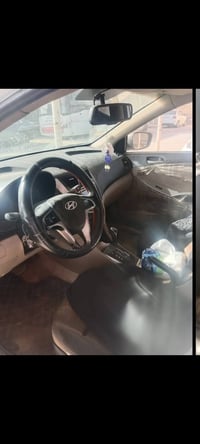 للبيع اكسنت مديل ٢٠١٦ خليجي                محرك ١٤٠٠ السعر ٧٨ وبيها مج...