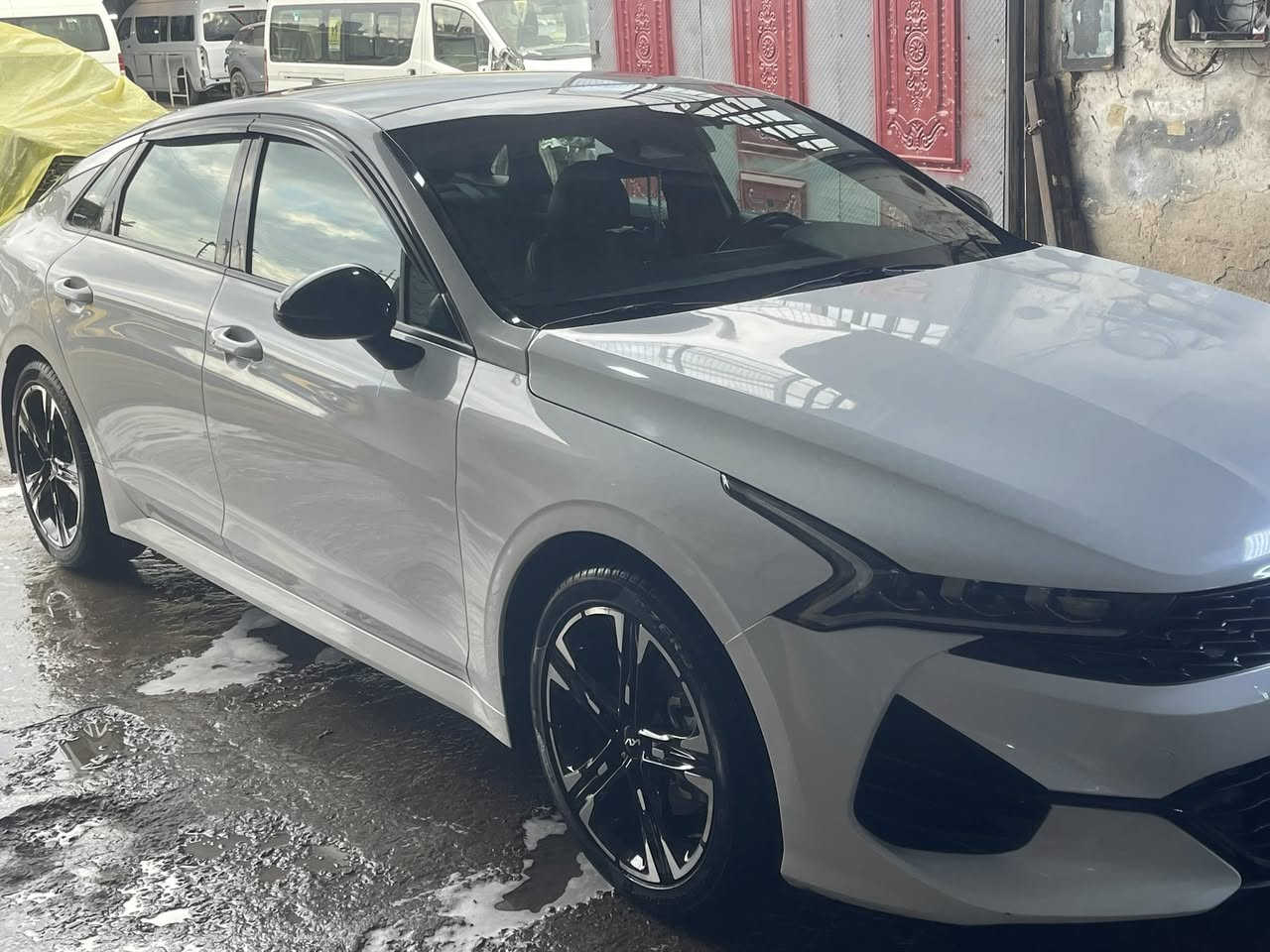 السلام عليكم  كيفايف وارد امريكي موديل ٢٠٢٤ فول محرك ١٦٠٠ تيربو بنورامة وفور ويل تدفئة كشنات وستيرن تحكمات استيرن  السيارةبسمي امرقم جديد   ال سعر (١٩٥ )***********
