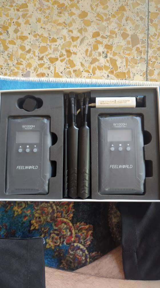 نظام نقل فيديو لاسلكي من ماركة FeelWorld، وتحديداً الطراز W1000S أو W1000H.يوفر النظام نقل فيديو عالي الدقة (1080p60) لمسافة تصل إلى 1000 قدم (حوالي 305 متر) بزمن استجابة منخفض جداً (0.08 ثانية).يتميز المنتج بوظيفة اتصال داخلي (intercom) مدمجة تتيح التواصل المباشر بين المخرج والمصور.يدعم النظام المراقبة عبر التطبيق (App Monitoring) لأنظمة iOS و Android، مما يسمح لما يصل إلى 4 هواتف أو أجهزة لوحية بغداد, العراق


**إذا كنت صاحب هذا الإعلان وتريد حذفه لأي سبب، رجاءا أرسل رسالة إلى الدعم الفني**