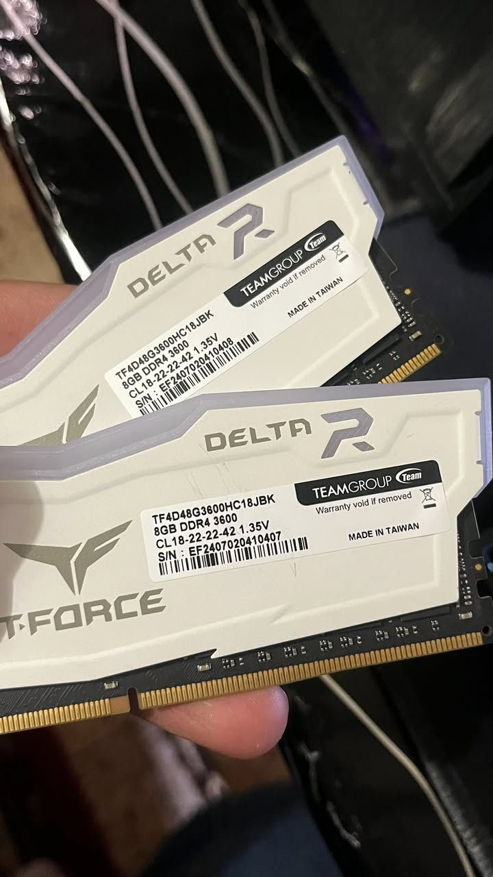 رامات T-FORCE 
2x8G 3600MT/s CL18 rgb 
اخت الجديده لون ابيض  ب 160


**إذا كنت صاحب هذا الإعلان وتريد حذفه لأي سبب، رجاءا أرسل رسالة إلى الدعم الفني**