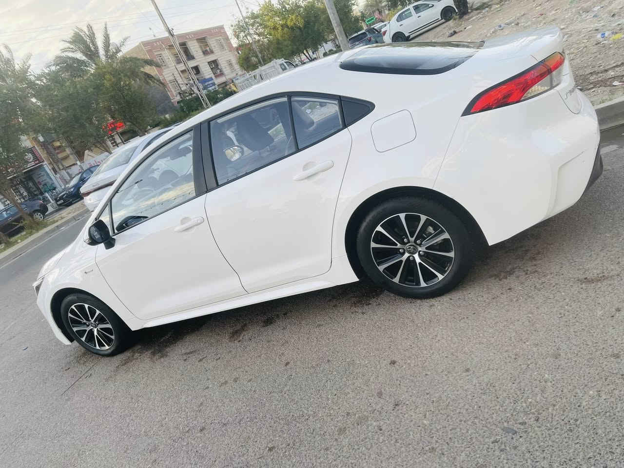 كورلا 2025 مكفولة ماشية 15كرسي كهرباء جلد السعر 153وبيها مجال بسيط مكان بغداد ***********
