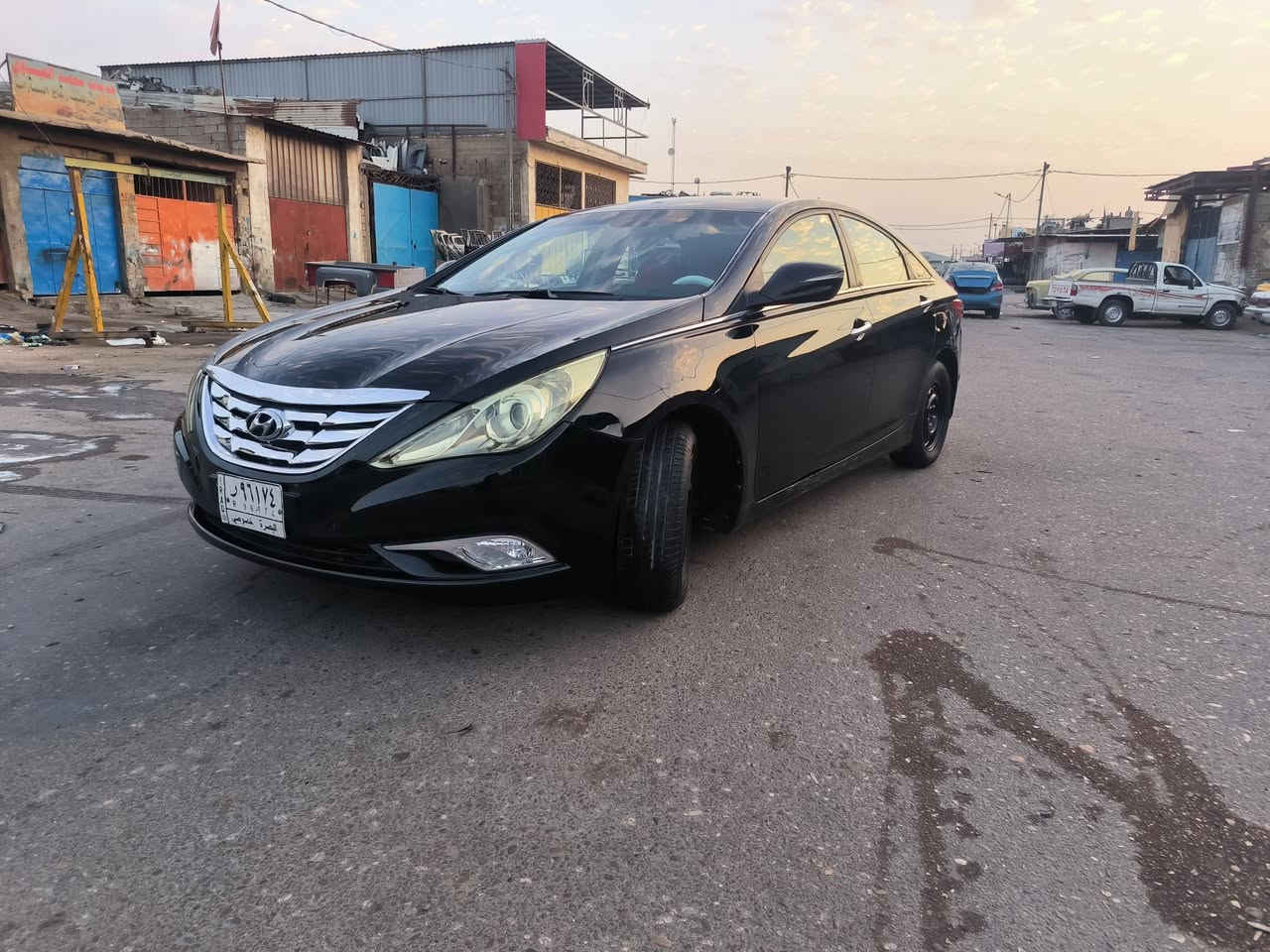 السلام عليكم... سوناتا موديل 13 وارد كوري كفالة ضربة وصبغ ماعدا بارد على كد شبر بالجاملغ الامامي ودحجة بالباب صغيره موضحة بالصور
محرك وكير كفالة .. حدادة جديدة صارلها اقل الشهر من مسويها 
تبريد ثلج منضومة جديدة شادلها 
شاشة كار بلي واندرويد اوتو كاميرا خلفية وحساسات ... طخم تاير جديد 
سيارة جديدة كلش وجاهزة من كلشي 
عليها ايدامة كاملة نوزلات وبلكات ومجاول كله جديد .. 
سعر 96 وبيها مجال كلش قليل 
عنواني بصرة ابو الخصيب مهيجران***********
