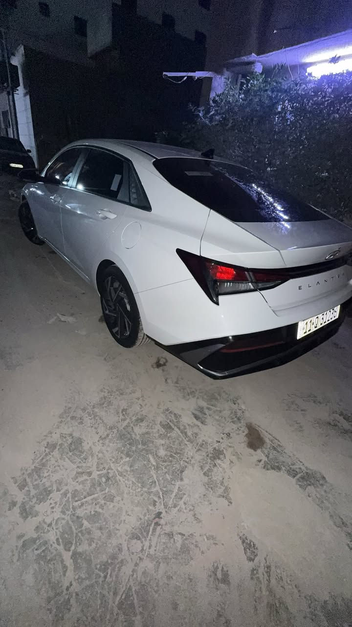 النترا 2024 ماشيه 36
مكفوله من كلشي رقم بغداد

فول مواصفات  

محرك 1500

السعر 145 وبيه مجال 

***********

السيديه
