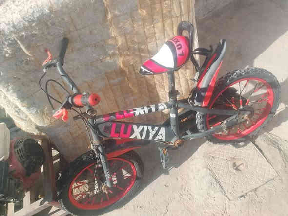 مكلفه بنشر بايسكلات للبيع نضيفات شراي هذه رقم صاحبهن***********
