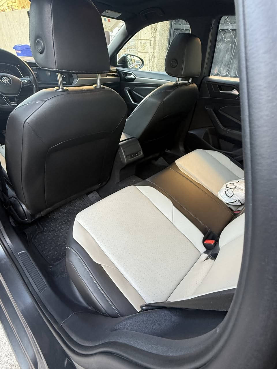 سلام عليكم
جيتا ار لاين فول مواصفات ١/١

موديل ٢٠٢٠

محرك ١٥٠٠ تيربو 

كير مكفول 

تدفئه كشنات وستيرن 

تبريد تدفئه مكفوله 

تشغيل عن بعد 

هاند بريك بصمة 

كشنات جلد لونين بلادي 

تحديد مسار 

مثبت سرعه 

ايكو 

ويل كب ارلاين بلادي 

سيارة بيه هواي مواصفات بعد 

سيارة مناقصها برغي الله شاهد معتني بيه 

بانزين محسن اديرلها 

دهن اصلي الله شاهد 

مي راديتر اصلي اخضر 

سياره رقمه سليمانيه باسمي هزة جديدة 

مكاني بغداد حي الجهاد 

*********** اتصل وتدلل بي واتس اب
